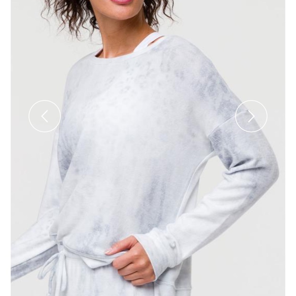 NWT Onzie High Low sweater in Prey SM